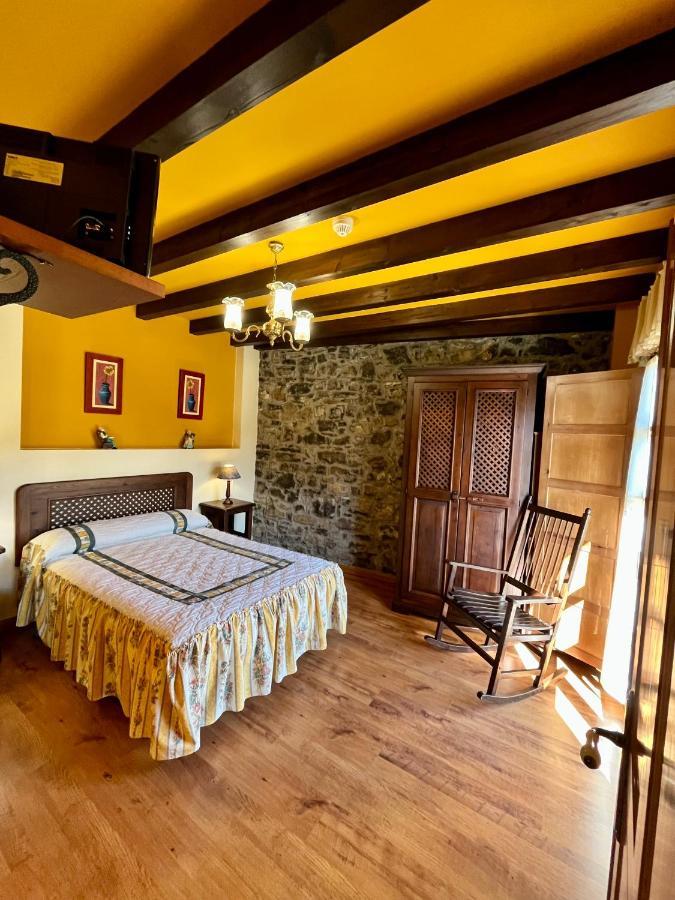 Apartamentos Turisticos Paseo De La Alameda Villaviciosa  Bagian luar foto