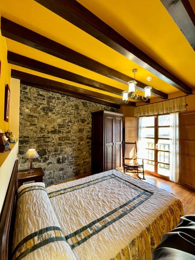 Apartamentos Turisticos Paseo De La Alameda Villaviciosa  Bagian luar foto