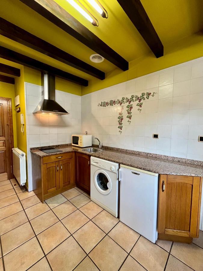 Apartamentos Turisticos Paseo De La Alameda Villaviciosa  Bagian luar foto