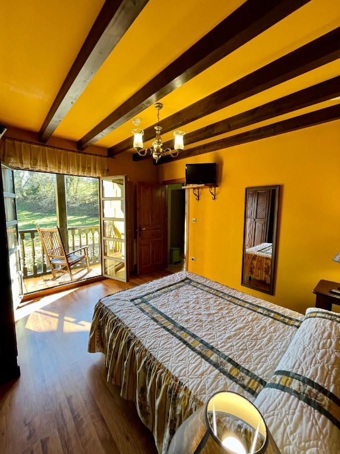 Apartamentos Turisticos Paseo De La Alameda Villaviciosa  Bagian luar foto