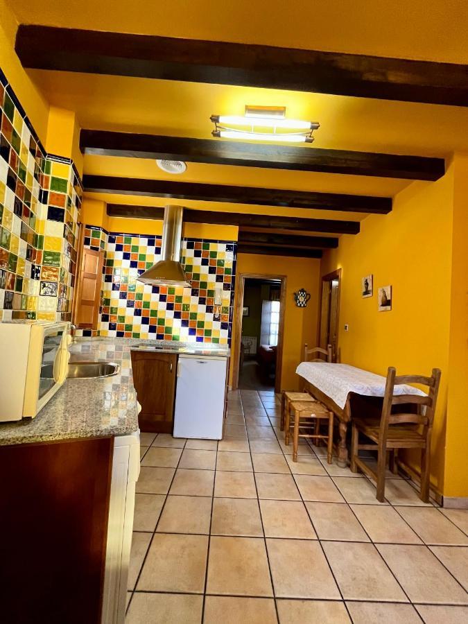 Apartamentos Turisticos Paseo De La Alameda Villaviciosa  Bagian luar foto