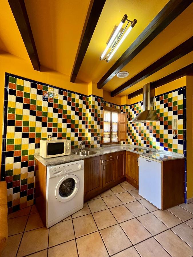 Apartamentos Turisticos Paseo De La Alameda Villaviciosa  Bagian luar foto