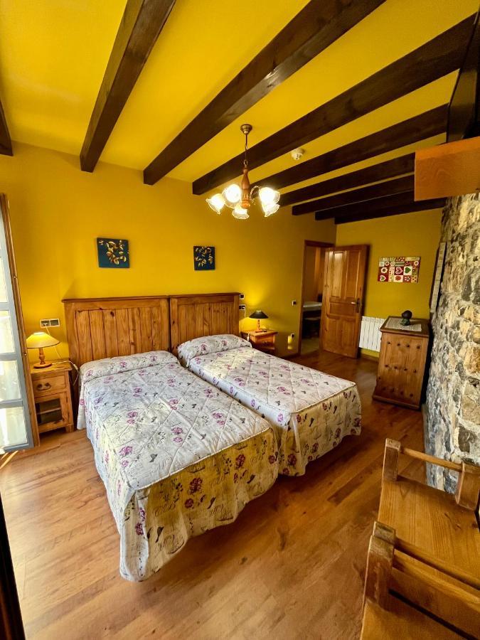 Apartamentos Turisticos Paseo De La Alameda Villaviciosa  Bagian luar foto