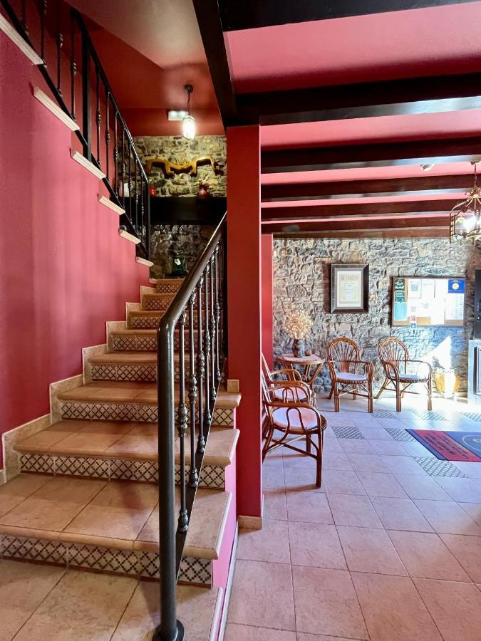 Apartamentos Turisticos Paseo De La Alameda Villaviciosa  Bagian luar foto