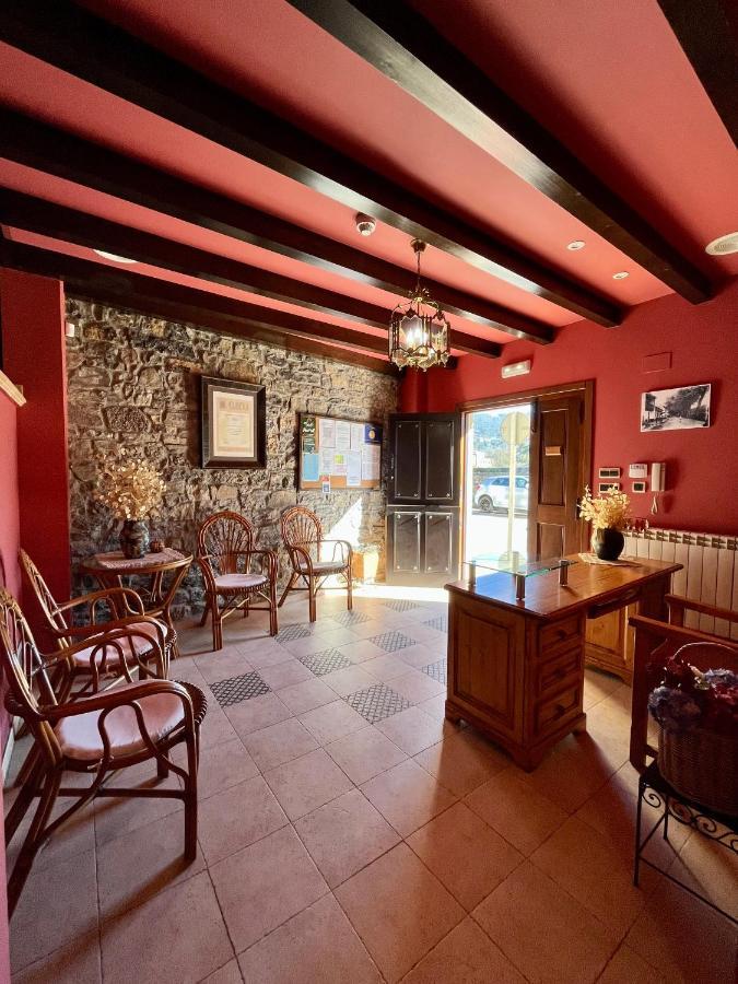 Apartamentos Turisticos Paseo De La Alameda Villaviciosa  Bagian luar foto