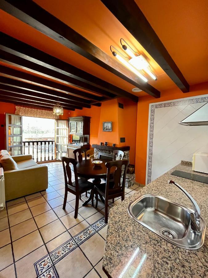 Apartamentos Turisticos Paseo De La Alameda Villaviciosa  Bagian luar foto