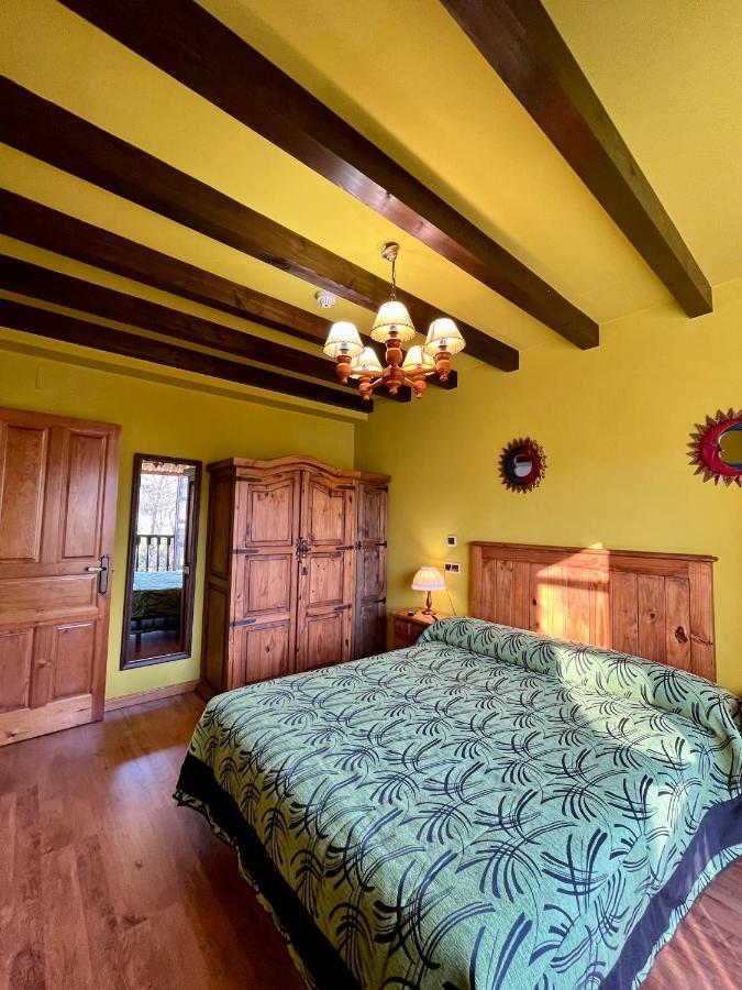 Apartamentos Turisticos Paseo De La Alameda Villaviciosa  Bagian luar foto