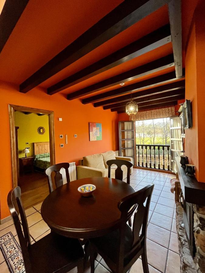 Apartamentos Turisticos Paseo De La Alameda Villaviciosa  Bagian luar foto