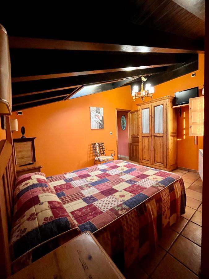 Apartamentos Turisticos Paseo De La Alameda Villaviciosa  Bagian luar foto