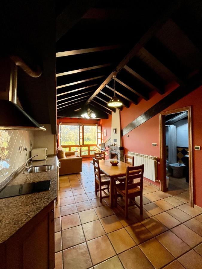 Apartamentos Turisticos Paseo De La Alameda Villaviciosa  Bagian luar foto