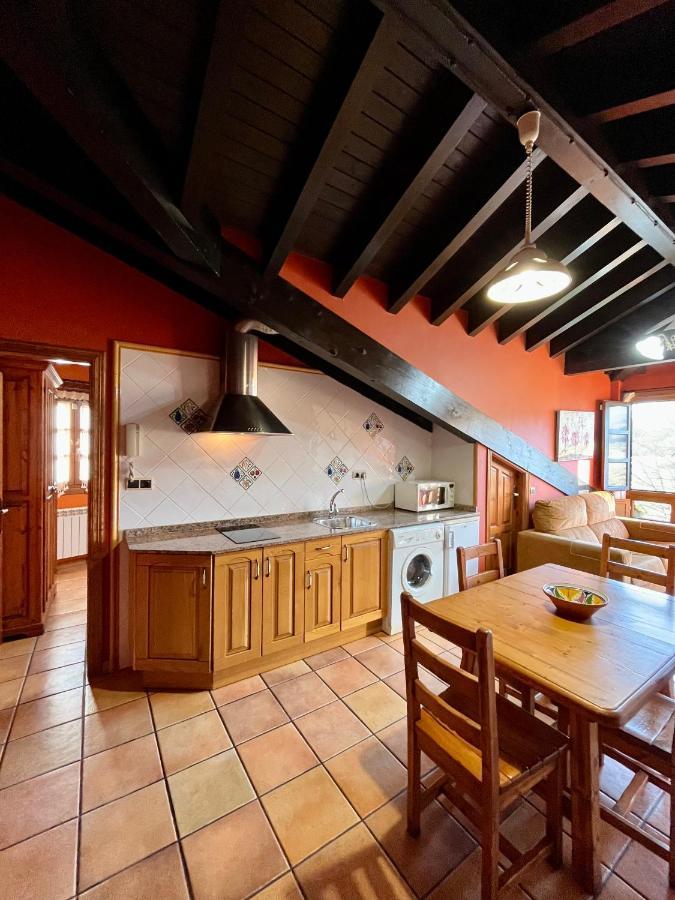 Apartamentos Turisticos Paseo De La Alameda Villaviciosa  Bagian luar foto