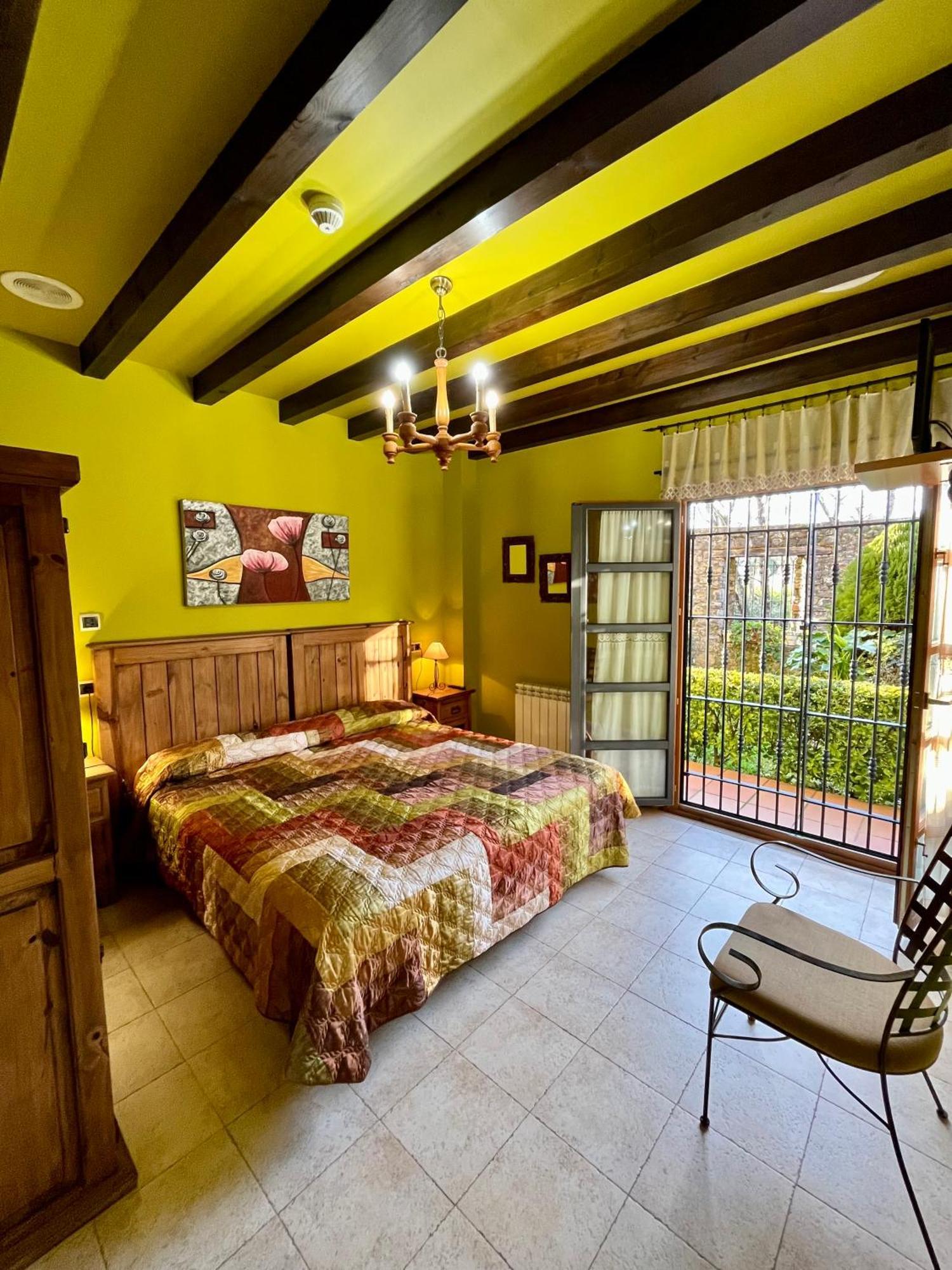 Apartamentos Turisticos Paseo De La Alameda Villaviciosa  Bagian luar foto