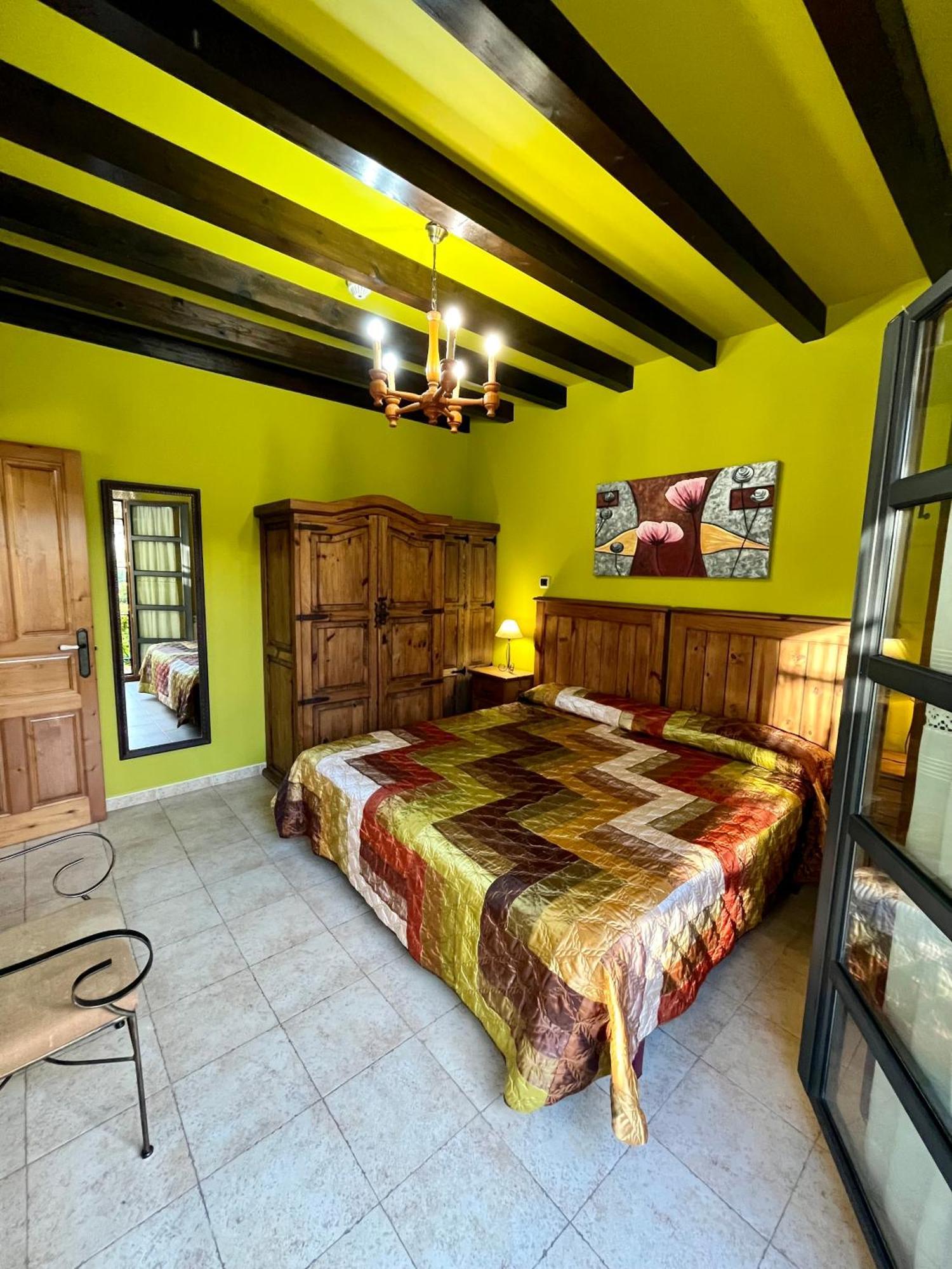 Apartamentos Turisticos Paseo De La Alameda Villaviciosa  Bagian luar foto